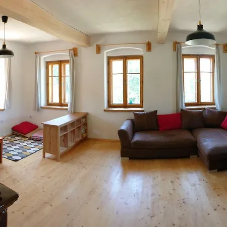 Villa U Potoka *